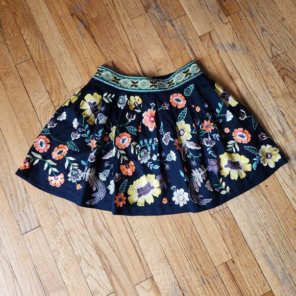 Alice + Olivia skirt with embroidery - Picture 1 of 5